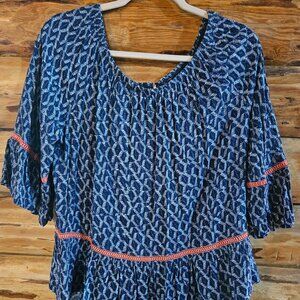 Flowy and Loose Fitting Shirt